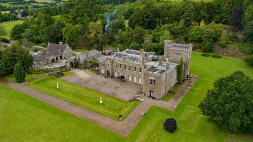 Upper Lodge at Kentchurch  - sleeps 6 guests  in 3 bedrooms