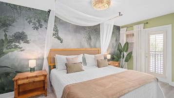 3 bedrooms, desk, iron/ironing board, travel crib