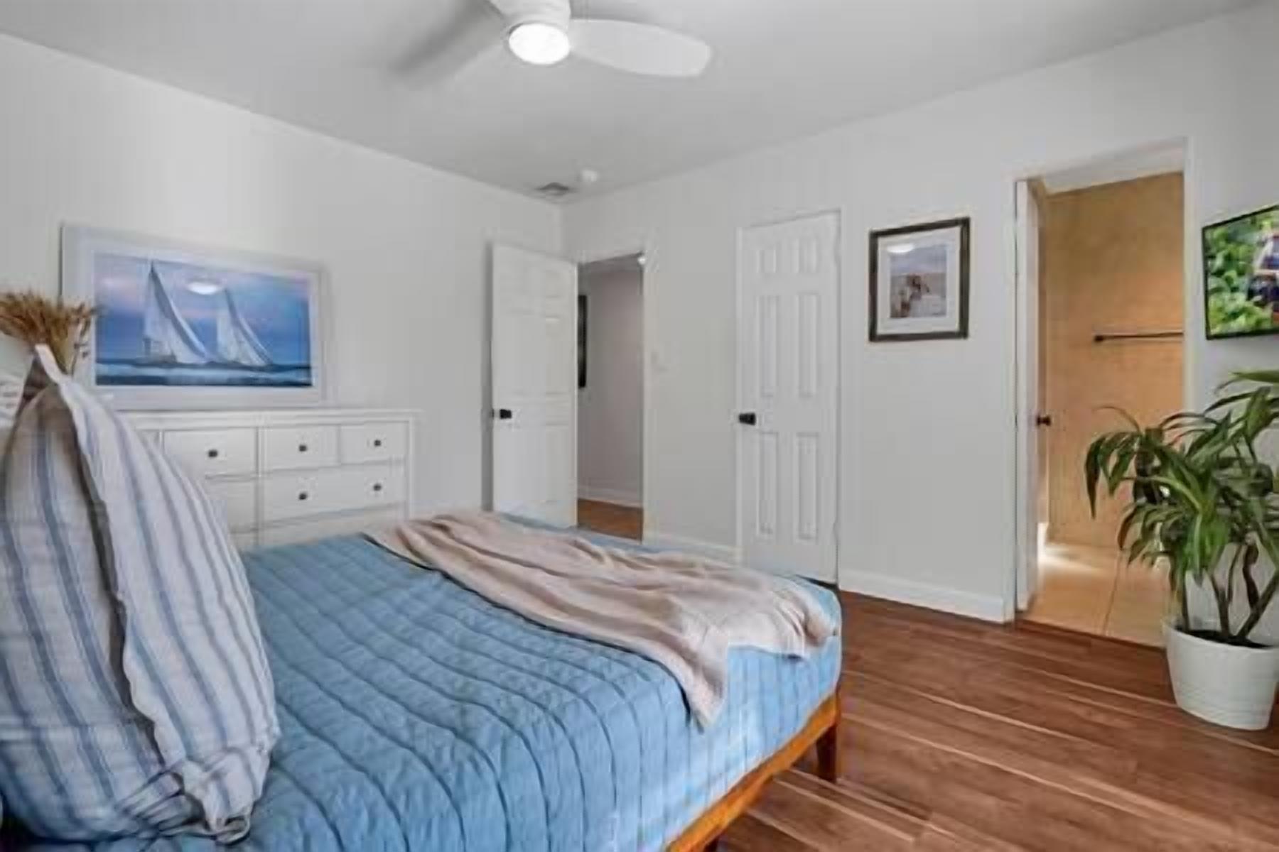 3 bedrooms, iron/ironing board, travel crib, free WiFi