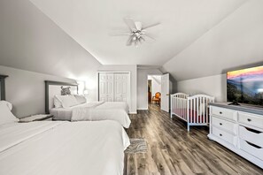 3 bedrooms, iron/ironing board, travel cot, free WiFi - Fancy Farmhouse-Wrap around deck! Game room! Movie Theater Room! Great location! (Sevierville)