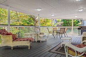Outdoor dining - Fancy Farmhouse-Wrap around deck! Game room! Movie Theater Room! Great location! (Sevierville)