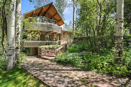 Winter Retreat! Mountain Home w/ Hot Tub, Spacious Deck, Balconies & Peaceful Forest Views