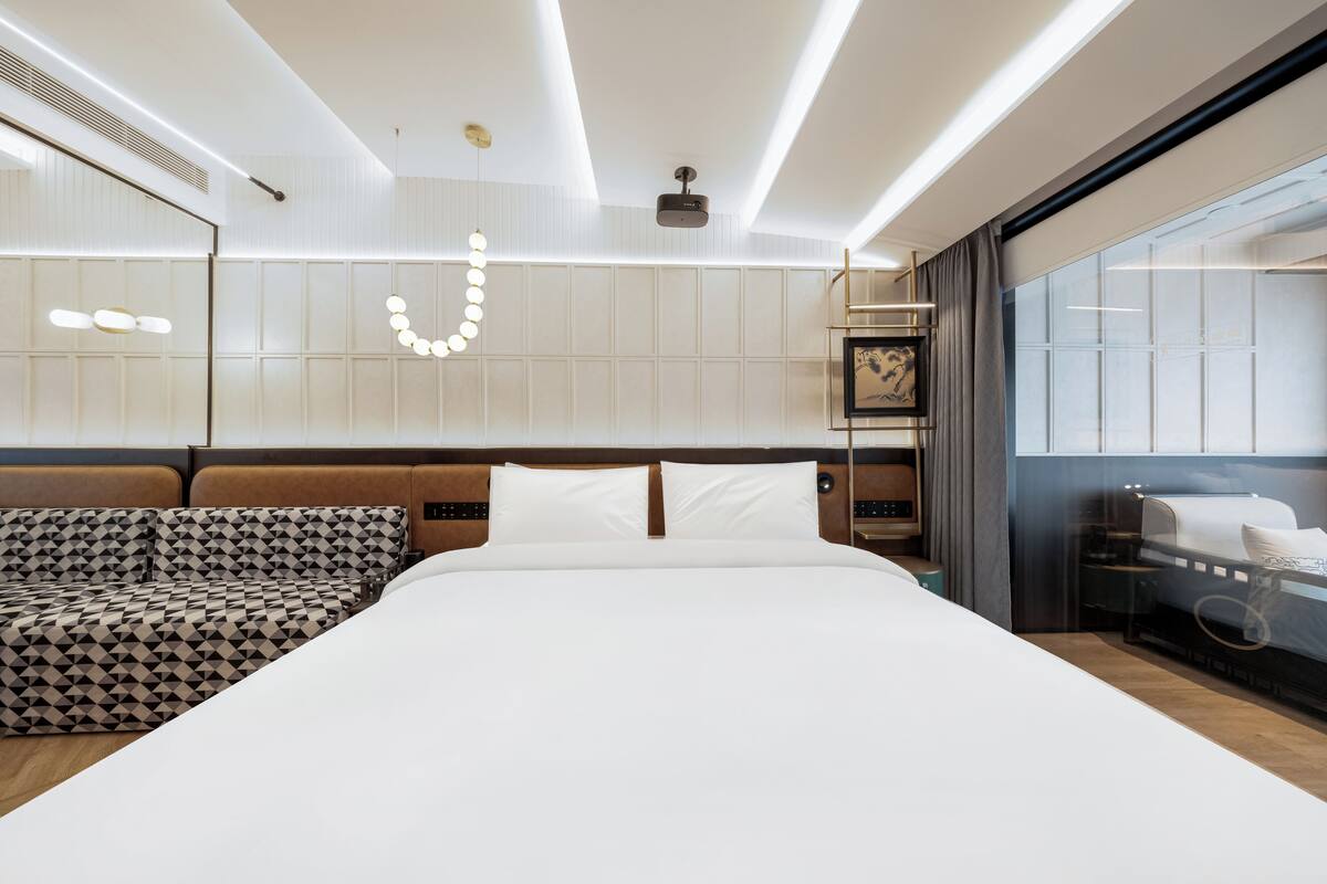 ห้องซูพีเรีย | เครื่องนอนระดับพรีเมียม, ผ้านวมขนเป็ด, เตียงเมมโมรีโฟม, มินิบาร์ฟรี