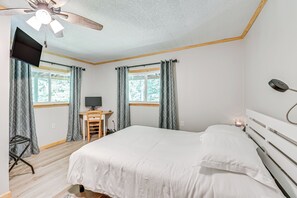 3 habitaciones, tabla de planchar con plancha, internet y ropa de cama