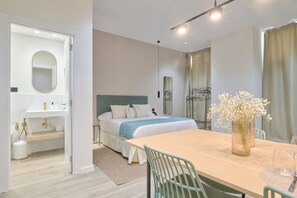 1 bedroom, iron/ironing board, travel crib, free WiFi - 💫romantic Apartment by Virkin Suites 4💫a 7 Minutos Andando del Oceanográfico! (València)