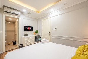 Deluxe Double Room (No Windows) | Minibar, free WiFi, bed sheets