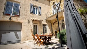 Outdoor dining - Valentin's cottage Moulin de Tartay Avignon (Avignon)