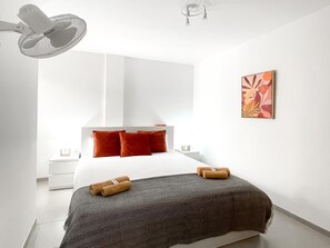 2 室のベッドルーム、アイロン / アイロン台、インターネット、ベッドシーツ