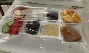 Desayuno con opciones de la cocina local incluido todos los días 