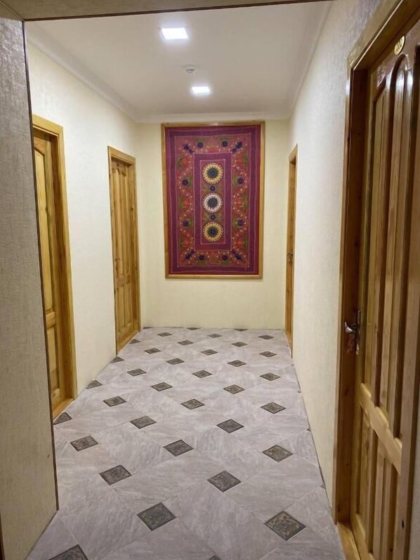 Hallway - Qamar Hotel (Bukhara)