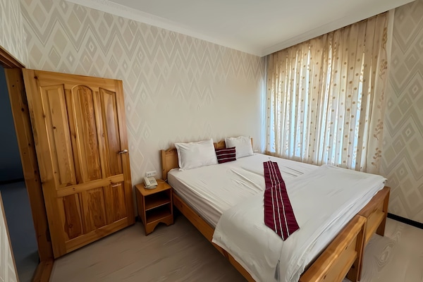 Premium-sengetøj, skrivebord, arbejdsområde til bærbare computere