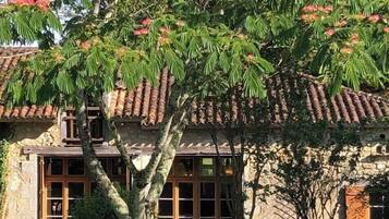 Bagian depan properti