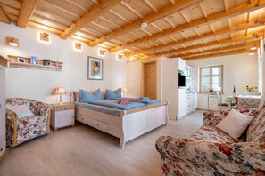 Télévision, lecteur de DVD, chaîne hi-fi