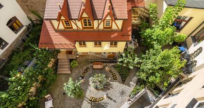 Apartment 'Ferienwohnung 1 - Altstadtidyll' with Shared Terrace, Shared Garden and Wi-Fi