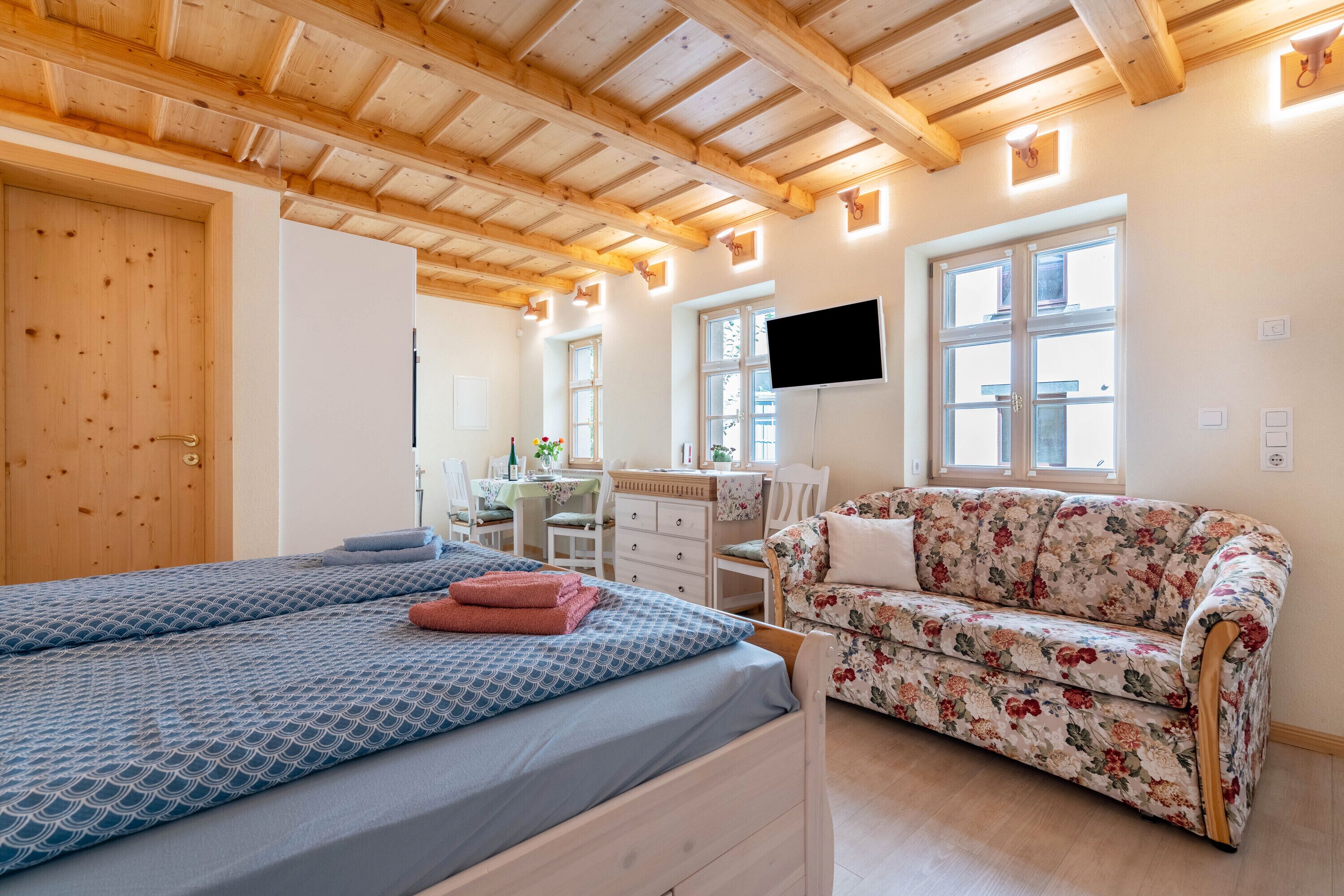 1 quarto, Wi-Fi de cortesia, roupa de cama