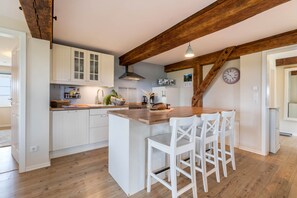 Réfrigérateur, four, plaque de cuisson, lave-vaisselle