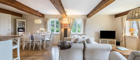 TV, table tennis, stereo