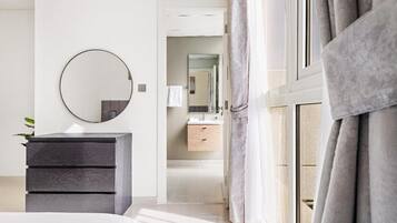 3 chambres, fer et planche Ă repasser, Wi-Fi, draps fournis