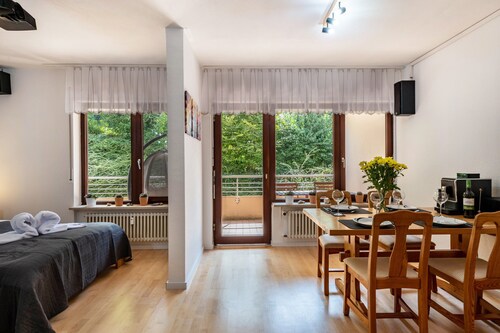 Ferienwohnung 'Zwergenbau' mit Gemeinschaftsgarten, Balkon und Wi-Fi