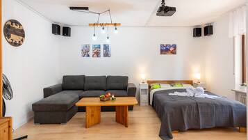 1 sovrum, strykjÀrn/strykbrÀda, gratis wi-fi och sÀngklÀder