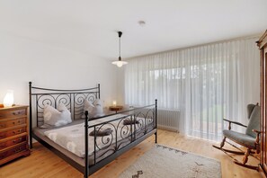 1 bedroom, free WiFi, bed sheets - Apartment 'Ferienwohnung Carolin' with Private Terrace, Shared Garden and Wi-Fi (Dornstetten)