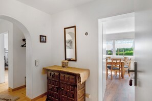 Interior - Apartment 'Ferienwohnung Carolin' with Private Terrace, Shared Garden and Wi-Fi (Dornstetten)