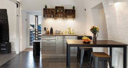 Business Loft with Parking - Near Industry, Magdeburg