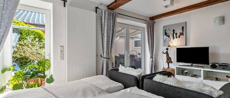 1 habitación, tabla de planchar con plancha, wifi gratis y ropa de cama