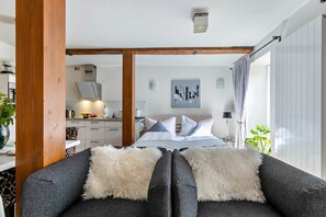 1 chambre, fer et planche à repasser, Wi-Fi gratuit, draps fournis