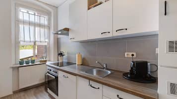 Kühlschrank, Herdplatte, Geschirrspüler