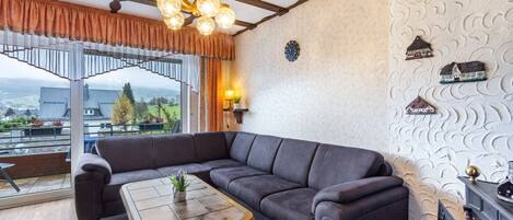 TV, fireplace, stereo