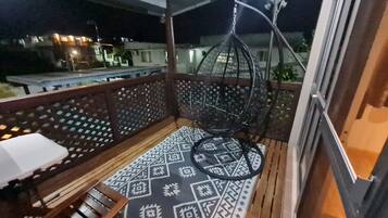 Departamento familiar, 3 habitaciones, acceso a la alberca, planta baja | Terraza o patio