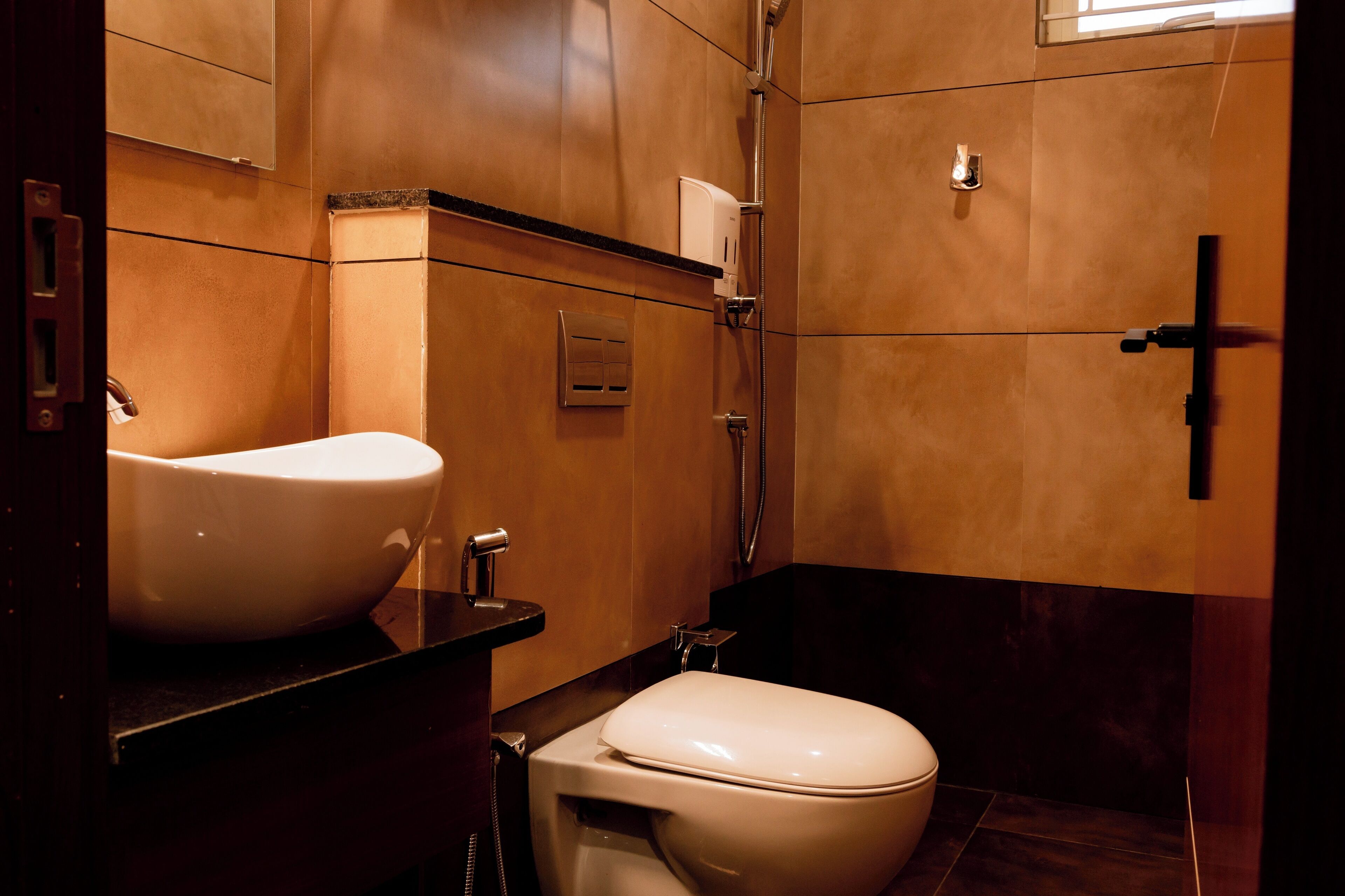 Shower, towels, soap, shampoo
