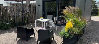 Nieuw!! Gezellig Vakantiehuis Duintjes op 300 Meter van het Strand !!