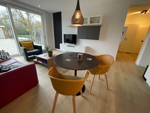 Dining - Nieuw!! Gezellig Vakantiehuis Duintjes op 300 Meter van het Strand !! (Dishoek)