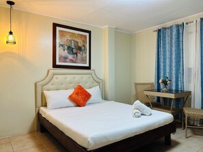 Kamar Double Deluks, 1 Tempat Tidur King, Bebas Asap Rokok | Wi-Fi gratis