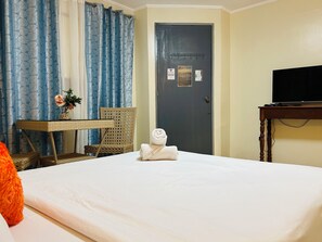 Kamar Double Deluks, 1 Tempat Tidur King, Bebas Asap Rokok | Wi-Fi gratis
