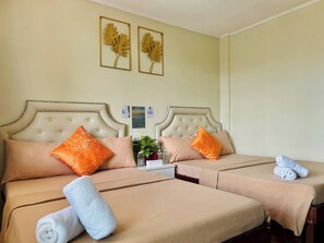 Kamar Quadruple Keluarga, 2 Tempat Tidur Queen, Bebas Asap Rokok | Wi-Fi gratis