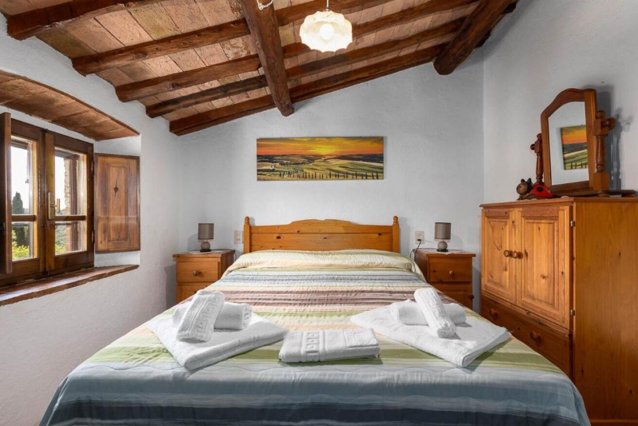 1 bedroom, iron/ironing board, travel cot, WiFi