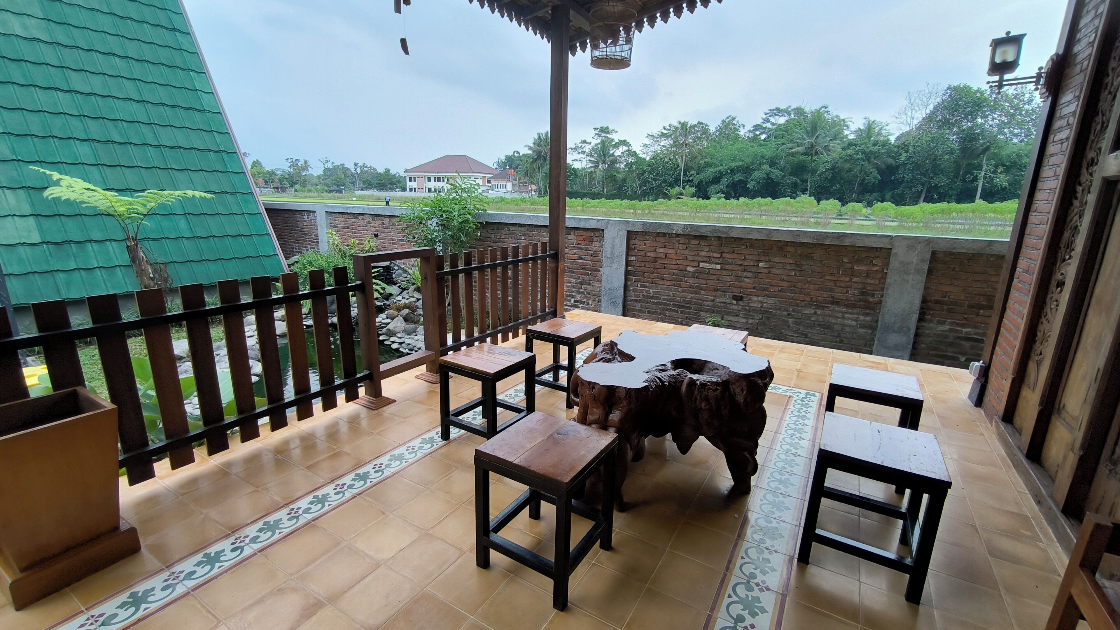 المنشأة من الخارج