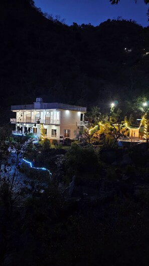 Fachada de la propiedad