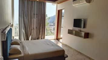 Family Room, Balcony | Balcony view