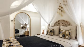 Exclusive Villa | 2 bedrooms, in-room safe, desk, free WiFi