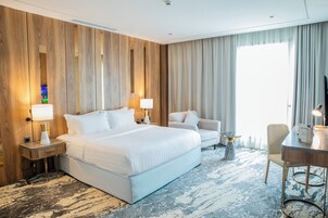 Habitación de lujo con 2 camas individuales, vistas a la ciudad | Caja fuerte, cortinas opacas, sistema de insonorización