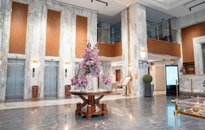 ฝ่ายต้อนรับ