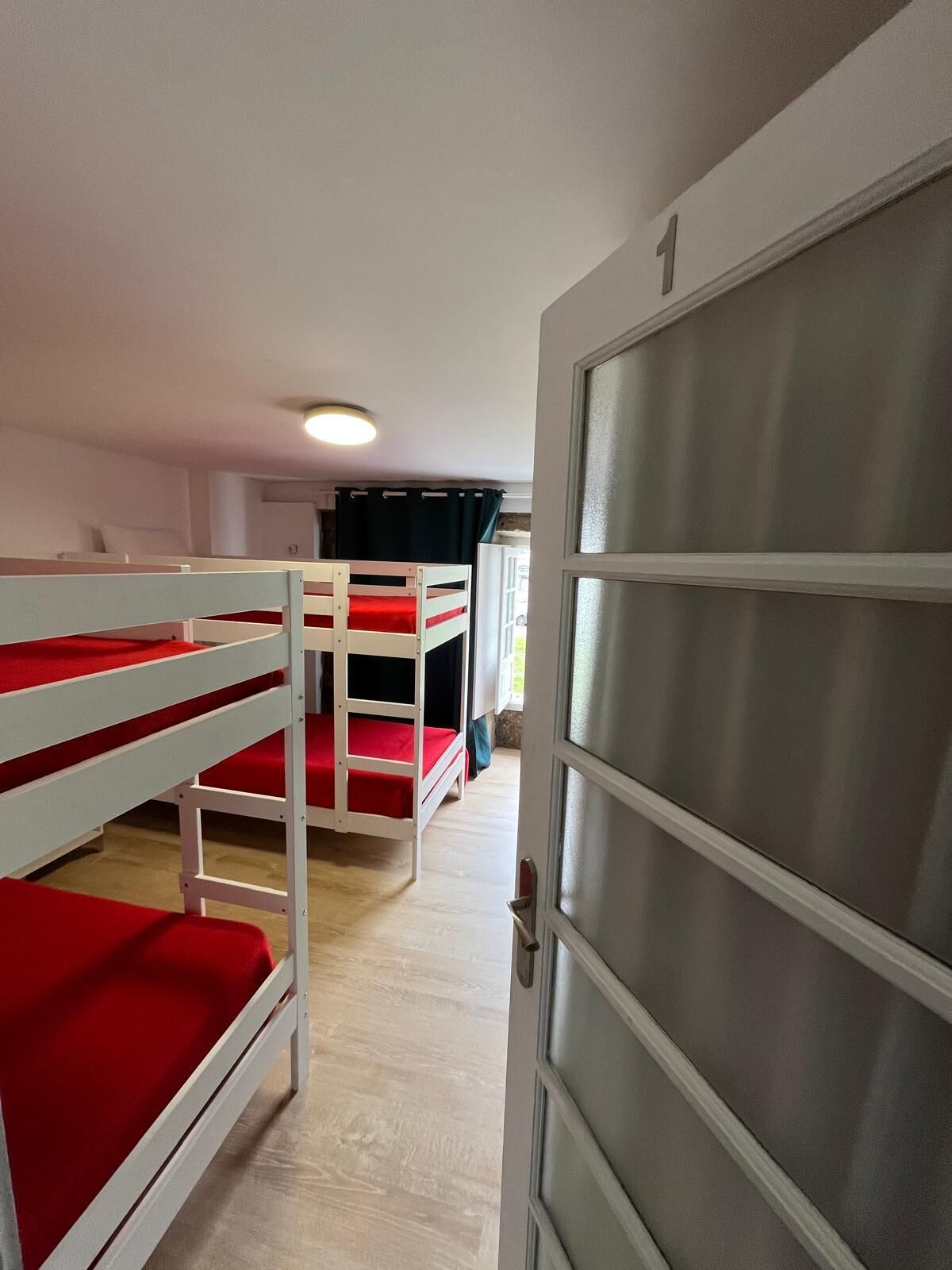 Wi-fi (inkludert) og sengetøy