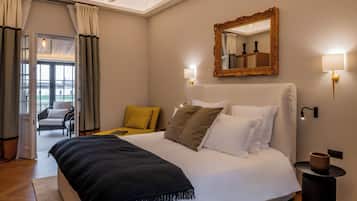 Deluxe Double Room, Lake View | Desk, laptop workspace, free WiFi