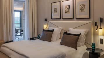 Deluxe Double Room, Lake View | Desk, laptop workspace, free WiFi