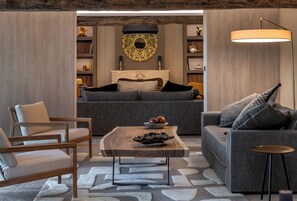 Villa luxueuse | Aire de séjour | Téléviseur connecté, Netflix, livres, planchers chauffants