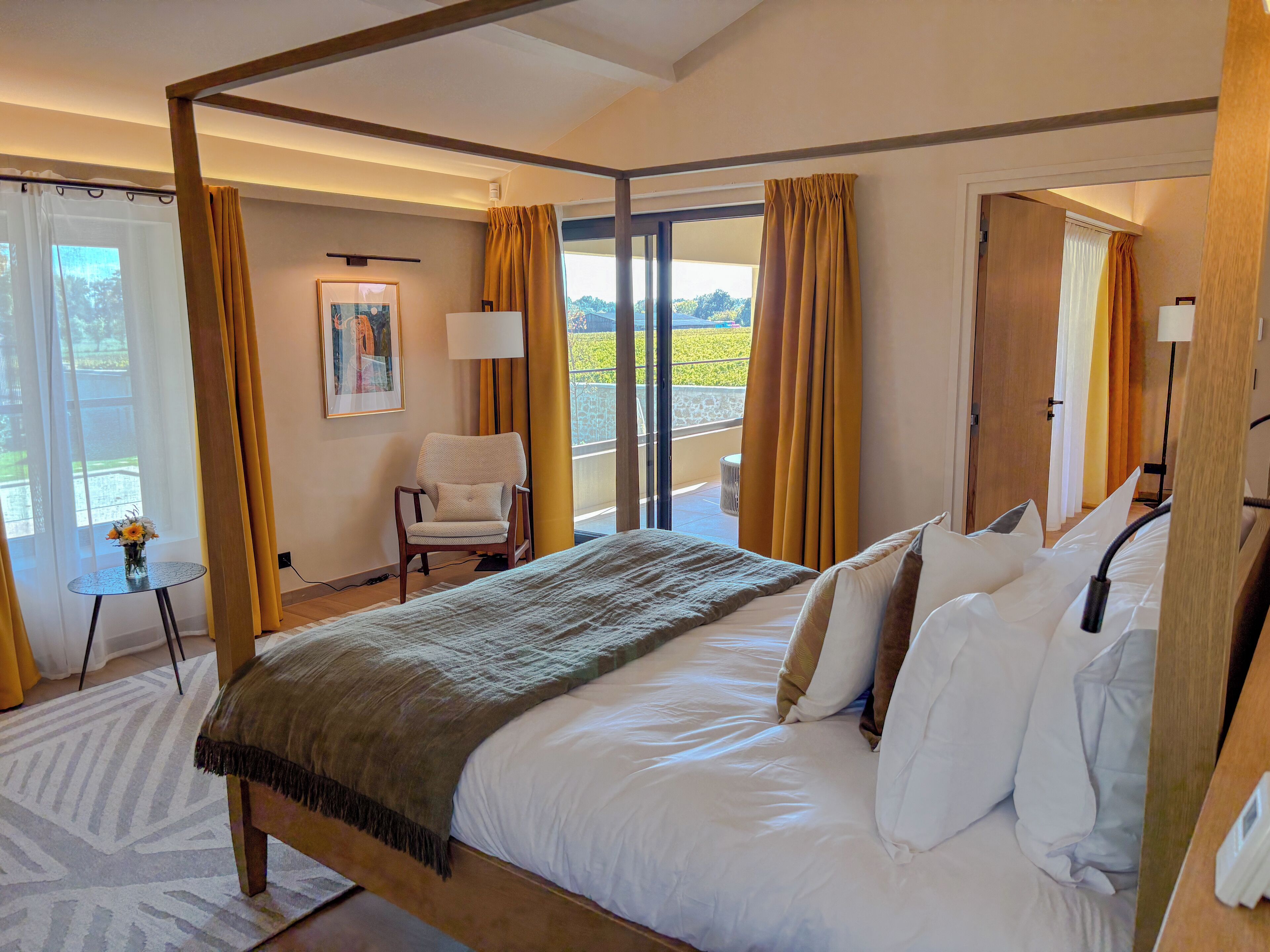 Luxe beddengoed, donsdekens, bedden met traagschuimmatrassen